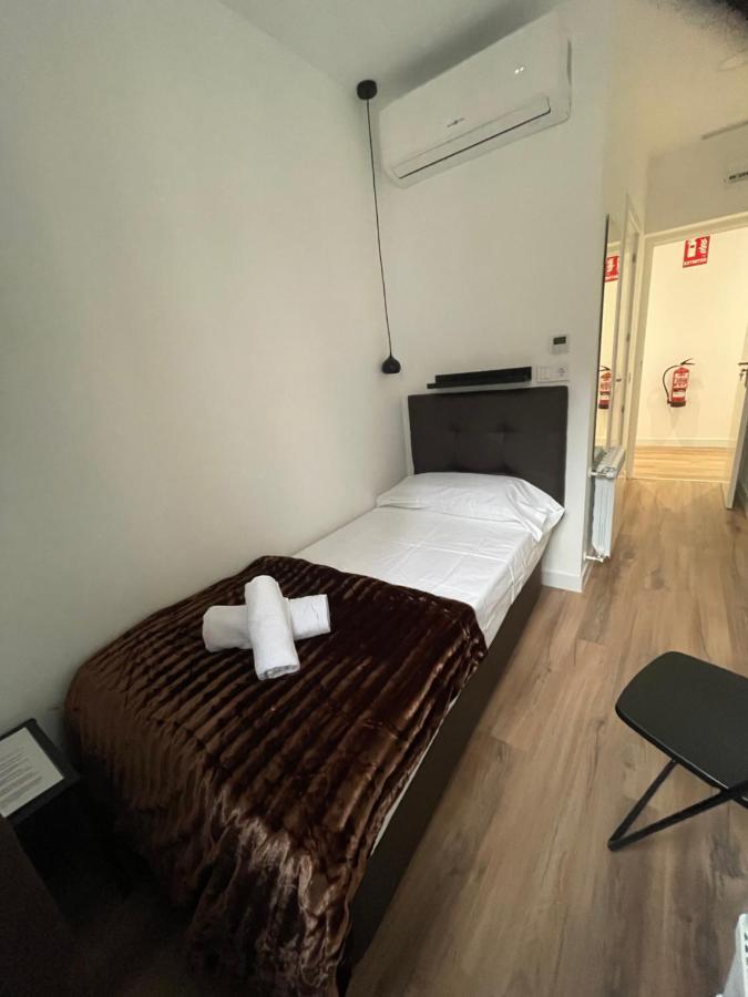 Hostal Arenal Мадрид Екстер'єр фото