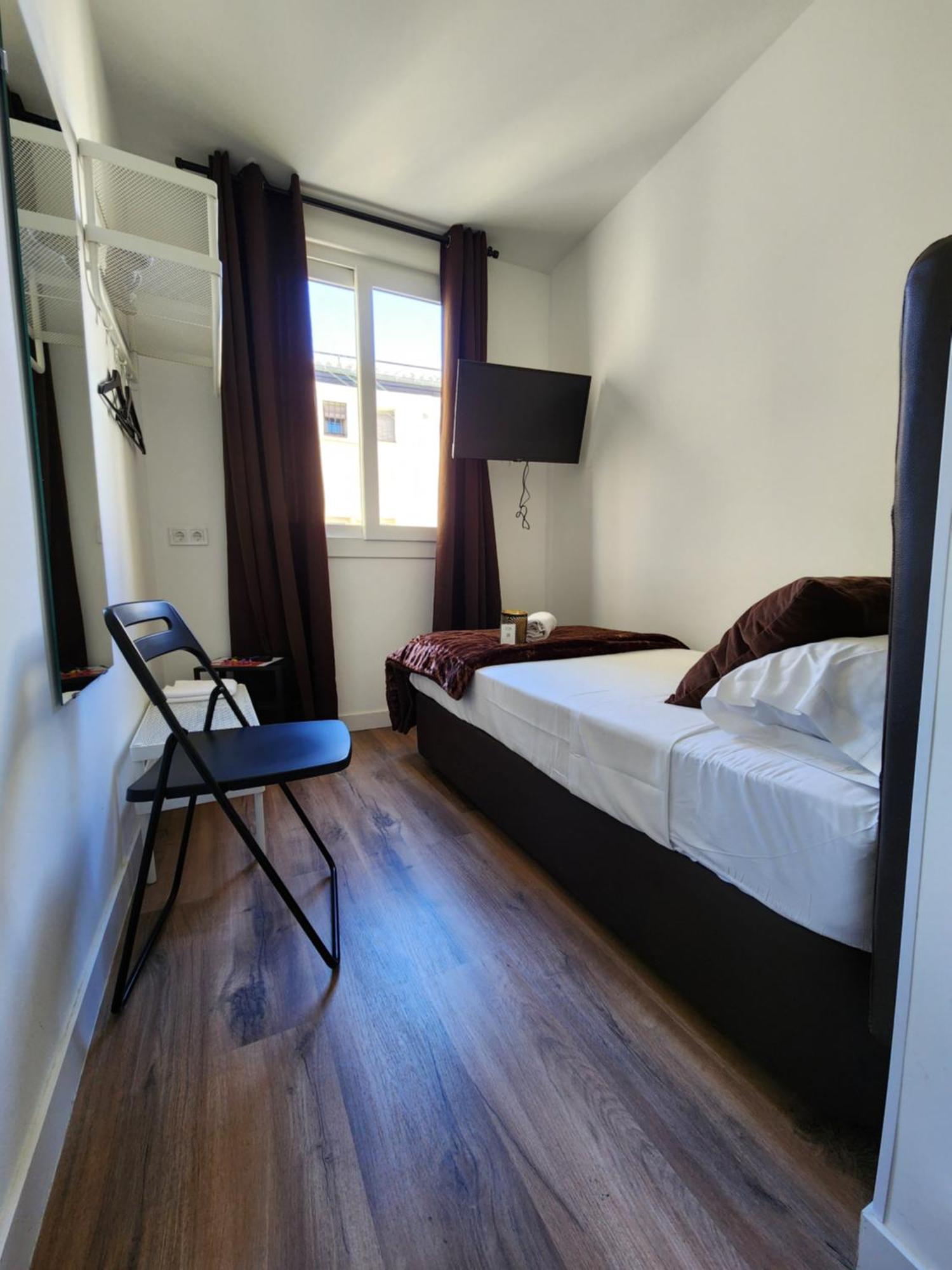Hostal Arenal Мадрид Екстер'єр фото
