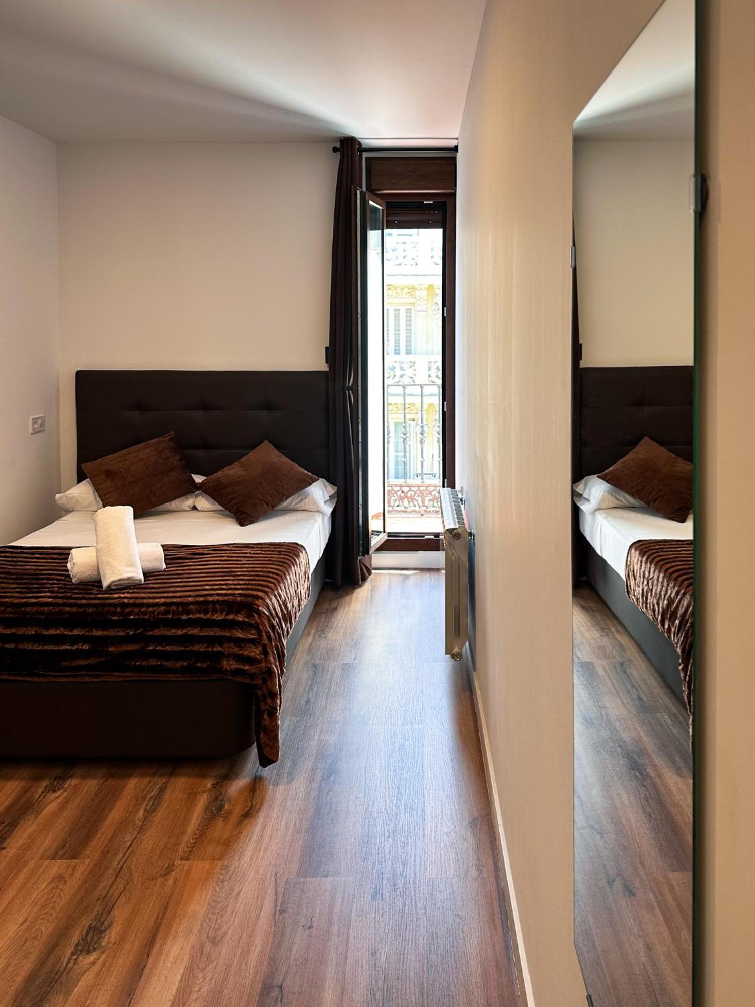 Hostal Arenal Мадрид Екстер'єр фото
